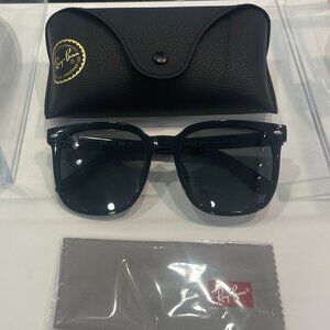 New Ray-Ban (RB4401D) Square Stylish Sunglasses